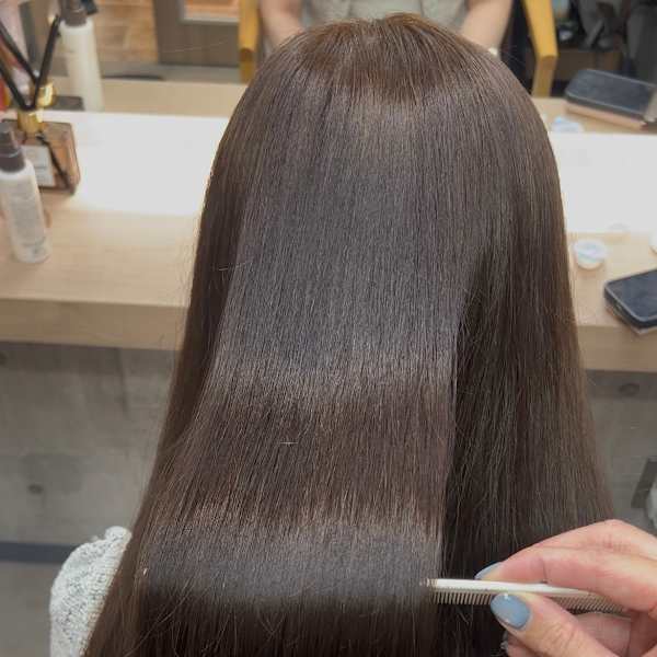 「うねり・広がりとサヨナラ。憧れのサラツヤ髪を叶える」