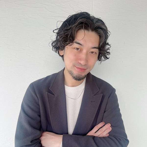 N+lita 近鉄八尾【エヌプラスリタ キンテツヤオ】【エヌプラスリタ キンテツヤオ】のスタッフ紹介。濱崎 健太郎