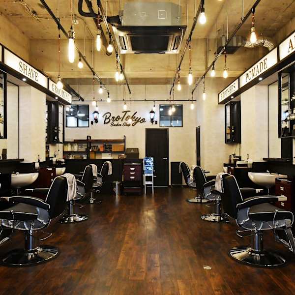 Bro Tokyo BARBERSHOP 神田店 MEN'S専門理容室【ブロートーキョーバーバーショップカンダテンメンズセンモンリヨウシツ】のスタッフ紹介。Ren