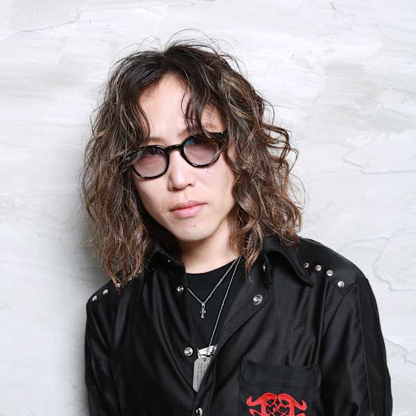 Hair & Make studio Tritt fur Tritt 【トリットフューアトリット】【ヘアーメイクスタジオ トリットフューアトリット】のスタッフ紹介。HiroN