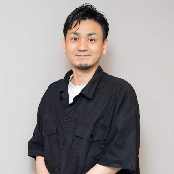 R2【アールツウ】のスタッフ紹介。ヨシモリ