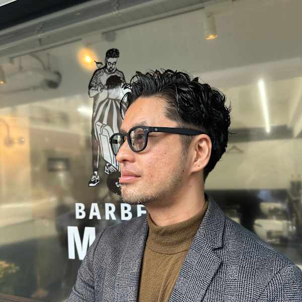 大人はパーマをしても艶があり手触りさらさら