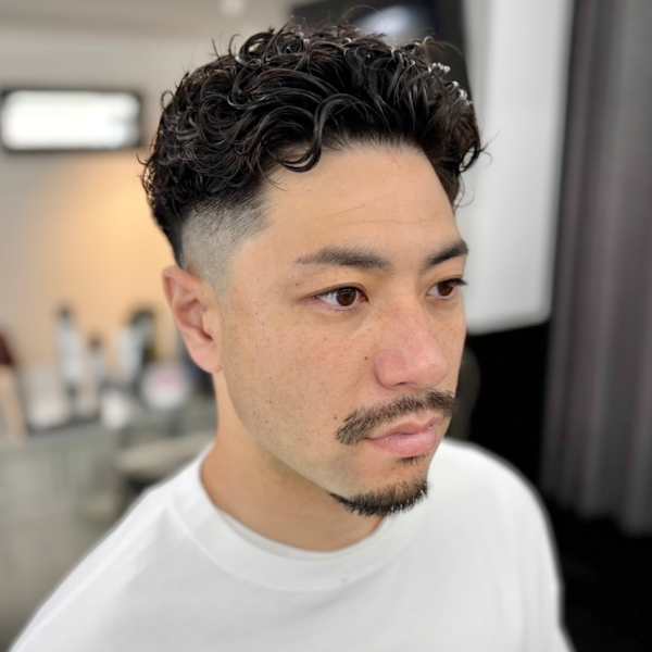 手触りの良い艶系パーマ。大人のハードパーマは艶が大事