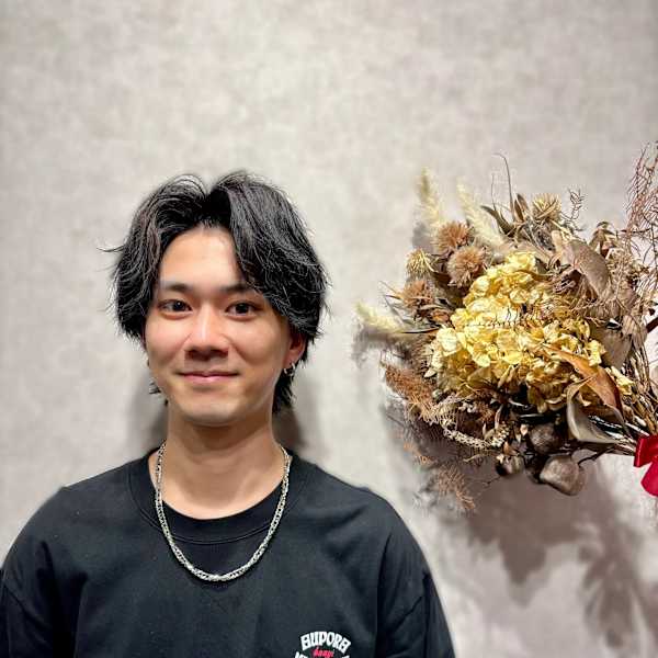 Tring【ティーリング】のスタッフ紹介。右橋　陸