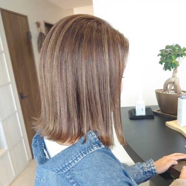 白髪ぼかしハイライトストレート