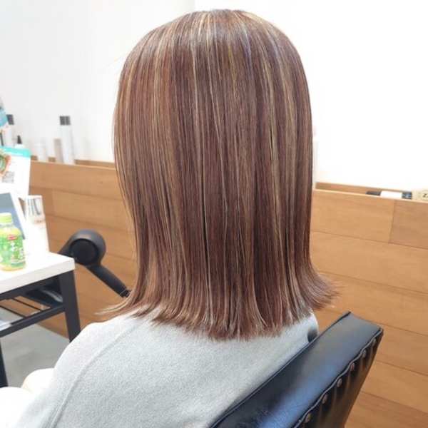 白髪ぼかしハイライトボブ