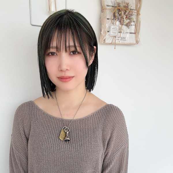 Vias by Hair…DiAみどり店【ビアス バイ ヘアーディア】のスタッフ紹介。森村 明日香