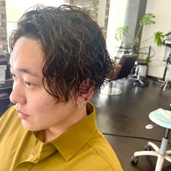 ツイストスパイラルパーマツーブロックマッシュメッシュフェード|HAIR MAKE ROSY 八軒店