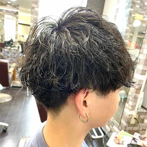 ツイストスパイラルパーマツーブロックマッシュメッシュフェード|HAIR MAKE ROSY 八軒店