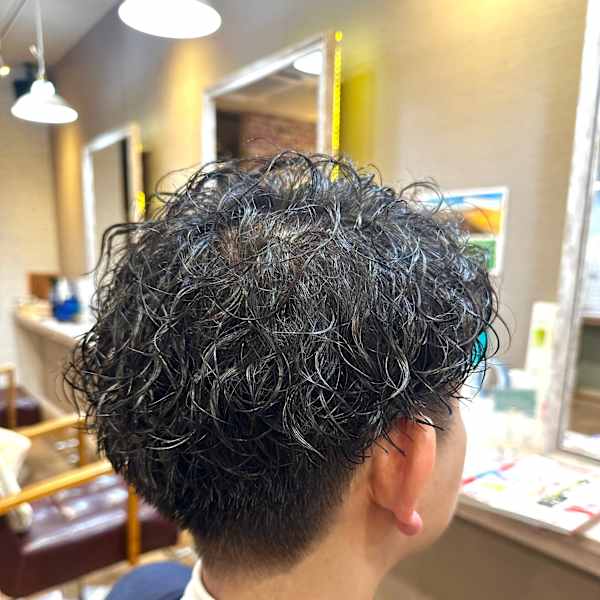 ツイストスパイラルパーマツーブロックマッシュメッシュフェード|HAIR MAKE ROSY 八軒店