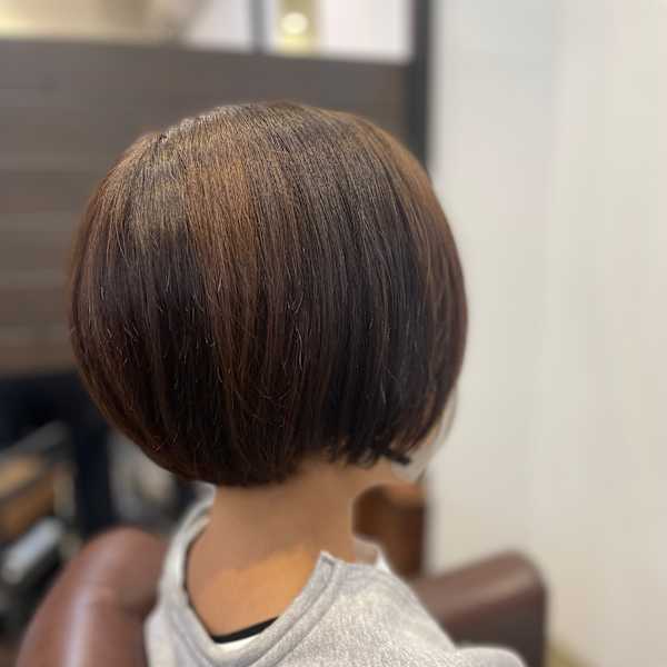 ショートボブ縦スライスカラー