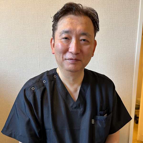 姿勢改善 リノ 整体院【シセイカイゼン リノ セイタイ】のスタッフ紹介。ワカオ