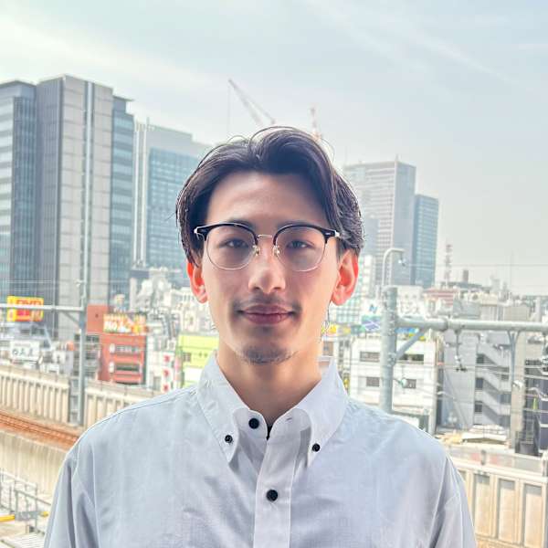 ヒロ銀座ヘアーサロン神田店【ヒロギンザヘアーサロンカンダテン】のスタッフ紹介。上地 永遠