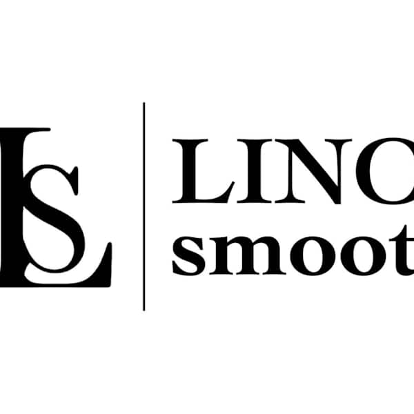 LINO smooth【リノスムース】のスタッフ紹介。EIGO
