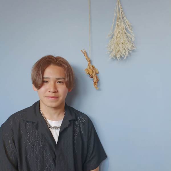 髪質改善サロンL'oiseau Bleu museum千早店【カミシツカイゼンサロンロアゾブルーミュージアムチハヤテン】のスタッフ紹介。SYOUTA