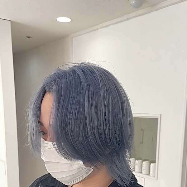 ペールブルーカラー