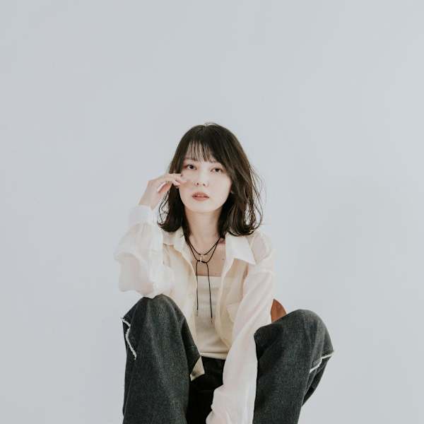 抜け感×ツヤで作る、大人の垢抜けヘア|KENJE sanando