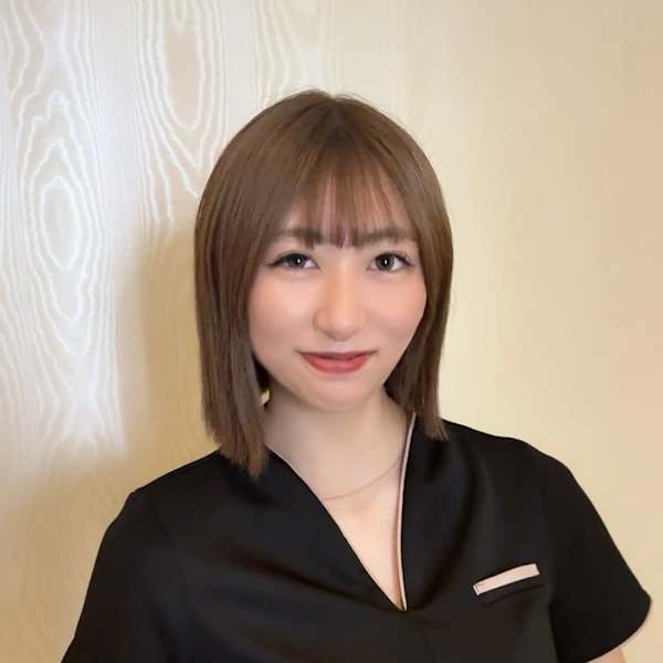 タイ古式&アロマリンパ&ヘッドスパ 名前のないSPA【タイコシキアンドアロマリンパアンドヘッドスパナマエノナイスパ】のスタッフ紹介。マナカ