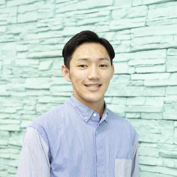 HAIR & MAKE EARTH 上本町店【ヘアメイクアース ウエホンマチテン】のスタッフ紹介。浅越啓斗