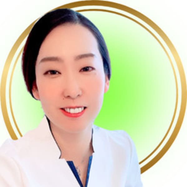 Salon enna【サロンエンナ】のスタッフ紹介。ミカミ　エリナ