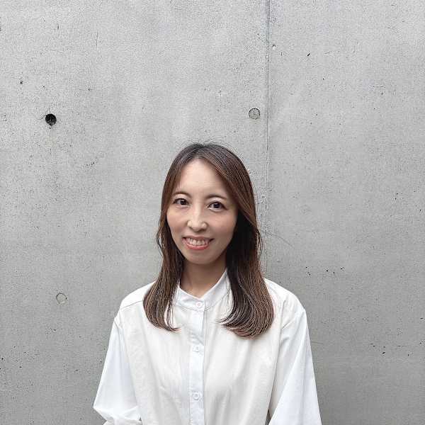 Ash 武蔵小杉店【アッシュ ムサシコスギテン】のスタッフ紹介。明石 亜也