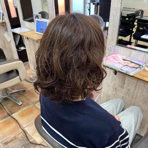 クセを活かしたウェーブスタイル