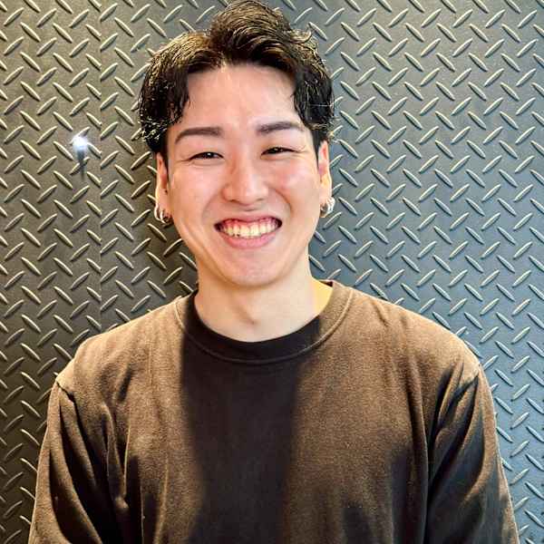 HAIR LOUNGE SEPIA~mens only salon~【ヘアーラウンジセピアメンズオンリーサロン】のスタッフ紹介。 村田 優樹