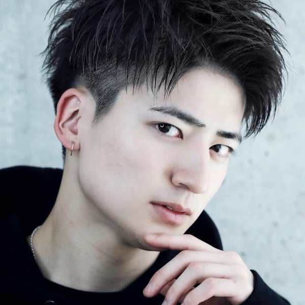 アップバングショート