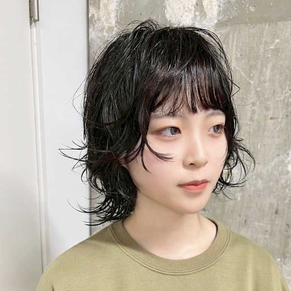 黒髪パーマウルフ/顔まわり