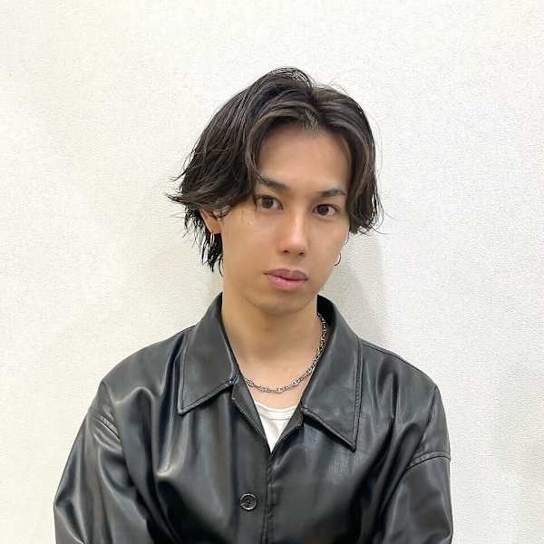 Dijon 髪質改善×ダブルカラー×縮毛矯正 渋谷 原宿 表参道【ディジョン】【ディジョン カミシツカイゼン ダブルカラー シュクモウキョウセイ シブヤ ハラジュク オモテサンドウ】のスタッフ紹介。後藤魁斗 KAITO