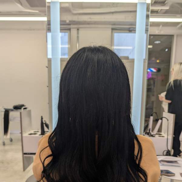 王道黒髪ロングヘアーでイメチェン