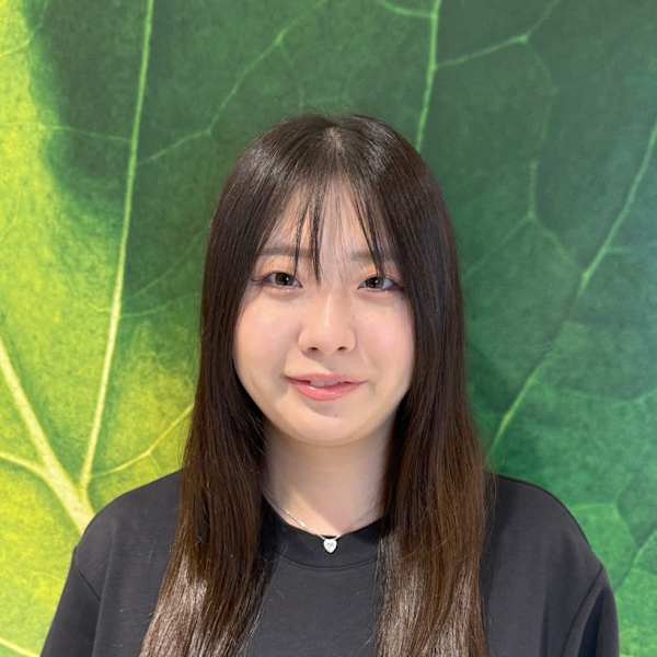 SOCIE AVEDA ペリエ千葉店【ソシエ アヴェダ ペリエチバテン】のスタッフ紹介。内村 優希