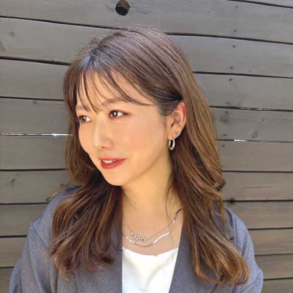 hair lounge ungu【ヘアーラウンジアングゥ】のスタッフ紹介。高橋　礼佳