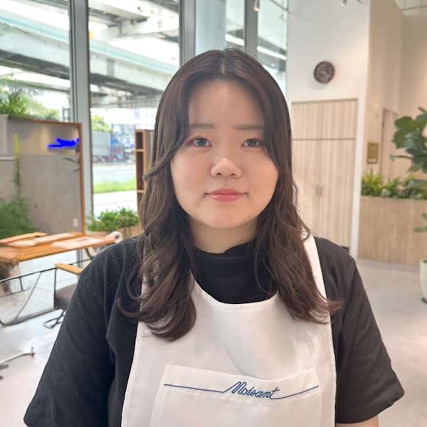 ヘアーカッティングガーデン ジャック・モアザン 横浜店【ジャックモアザン】のスタッフ紹介。上原子　結衣