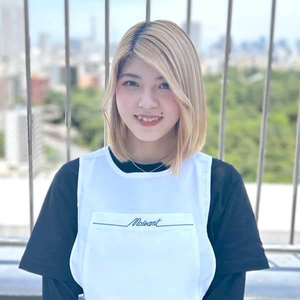 ジャック・モアザン　新宿タカシマヤ店【ジャックモアザン】のスタッフ紹介。長濱 憂羽