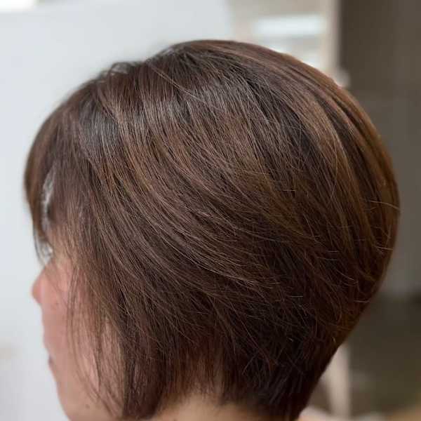 前下がりのグラデーションボブ|HAIRS DESIREE