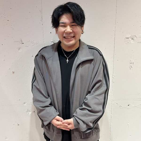 【全席半個室サロン】Natural 渋谷店【ナチュラル シブヤテン】のスタッフ紹介。榮永 涼