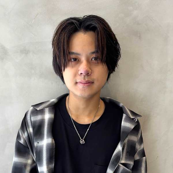 ambiente【アンビエンテ】のスタッフ紹介。前野祥太