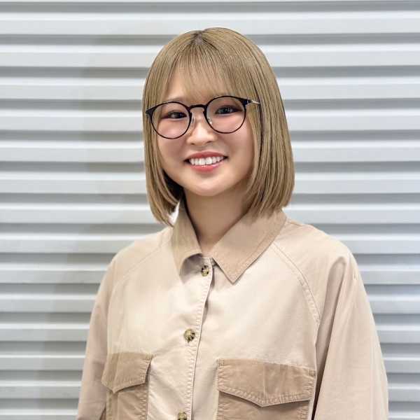 smoos' 北千住【スムーズキタセンジュ】のスタッフ紹介。羽根田　桃花