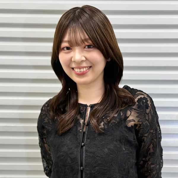 smoos' 北千住【スムーズキタセンジュ】のスタッフ紹介。髙林　夏美