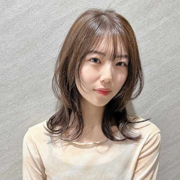 ミディアムレイヤー/シークレットハイライト|High street Hair