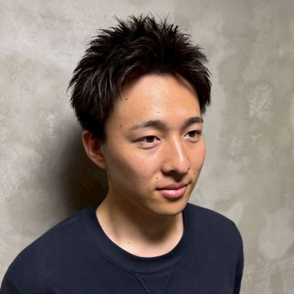 アップバング スパイキーショート 黒髪 ビジネスヘア 直毛