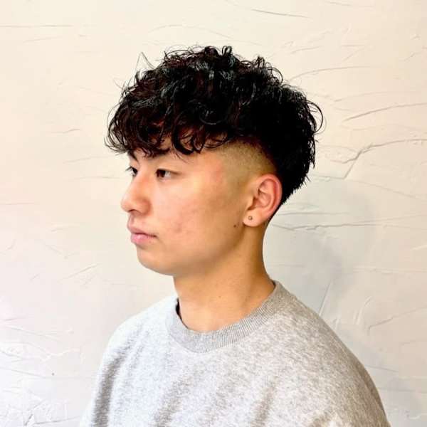 ツーブロック ツイストスパイラル 前下がりマッシュ|全室完全個室 THIS IS BARBER 4th