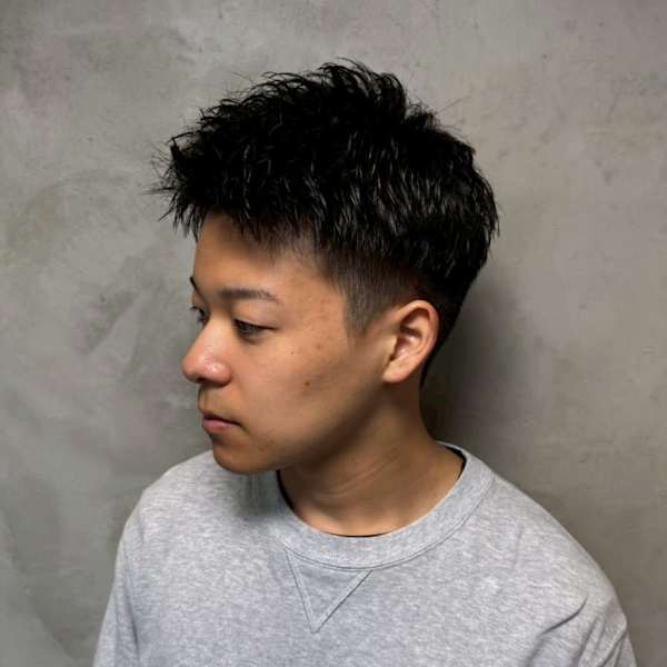 アップバング ツーブロック ベリーショート 短髪 ビジネス|全室完全個室 THIS IS BARBER 4th