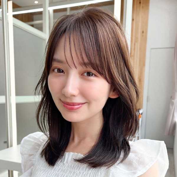 ミニウルフ前髪パーマ韓国くびれミディアムチェリーブラウン