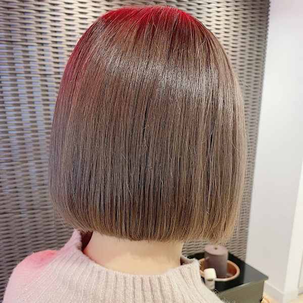 切りっぱなしミニボブ