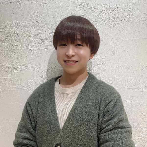 agir hair 池袋【アジールヘア】池袋駅東口店【アジールヘア イケブクロ イケブクロヒガシグチテン】のスタッフ紹介。Hikaruメイク◎
