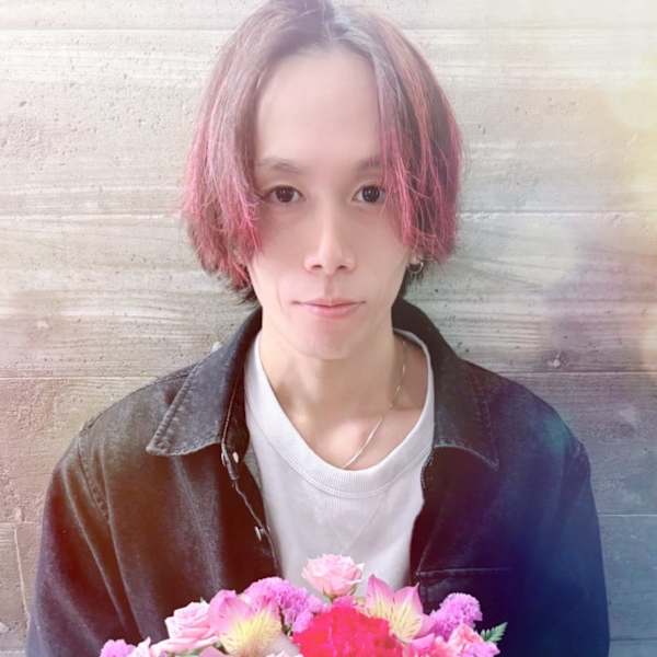 hair+resort lagoon【ヘアリゾートラグーン】のスタッフ紹介。大竹 耕平