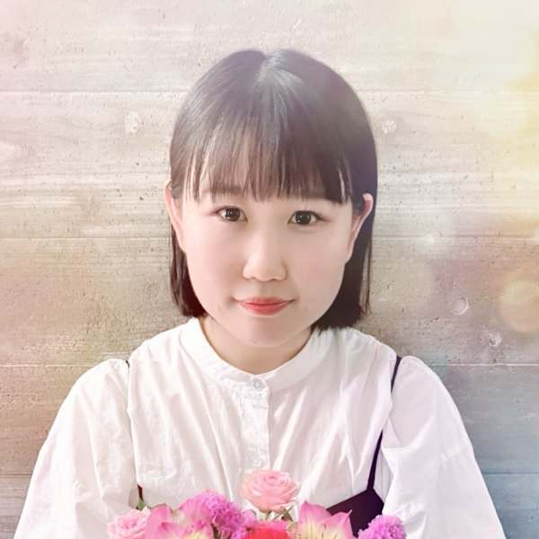 hair+resort bouquet【ヘアリゾートブーケ】のスタッフ紹介。土井　恵利花