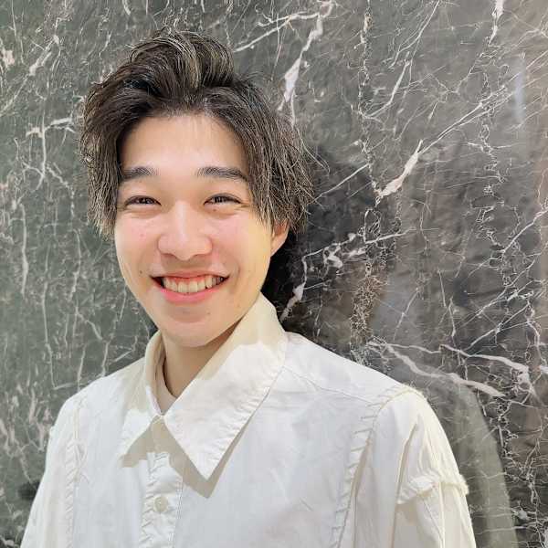 HAIR & MAKE EARTH 浦和店【ヘアメイクアース ウラワテン】のスタッフ紹介。矢内夏輝
